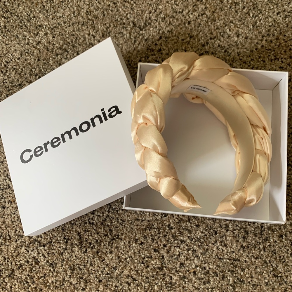 the frida headband (in cream, only worn once)
